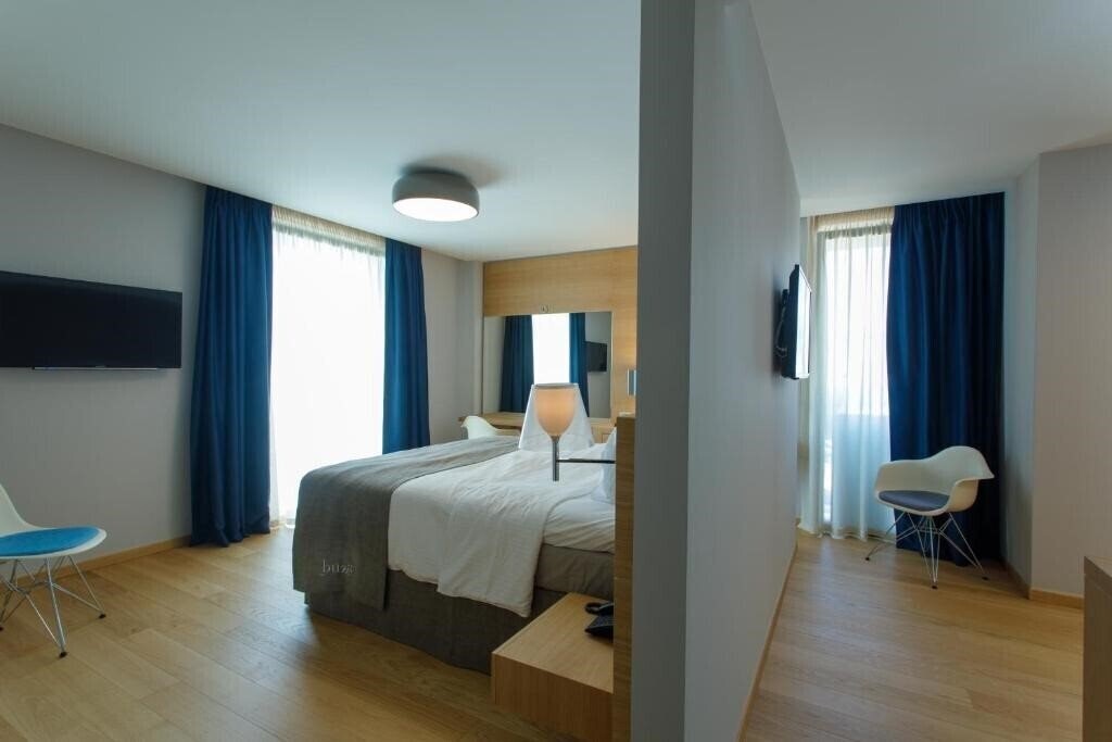 Buze 4* суреті