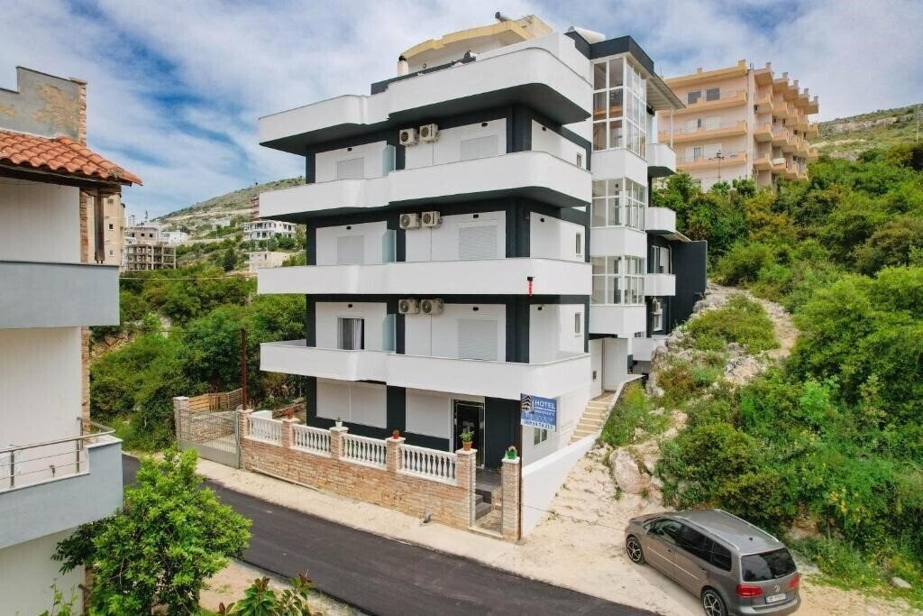 Eleana Apartments 3* қонақ үйі