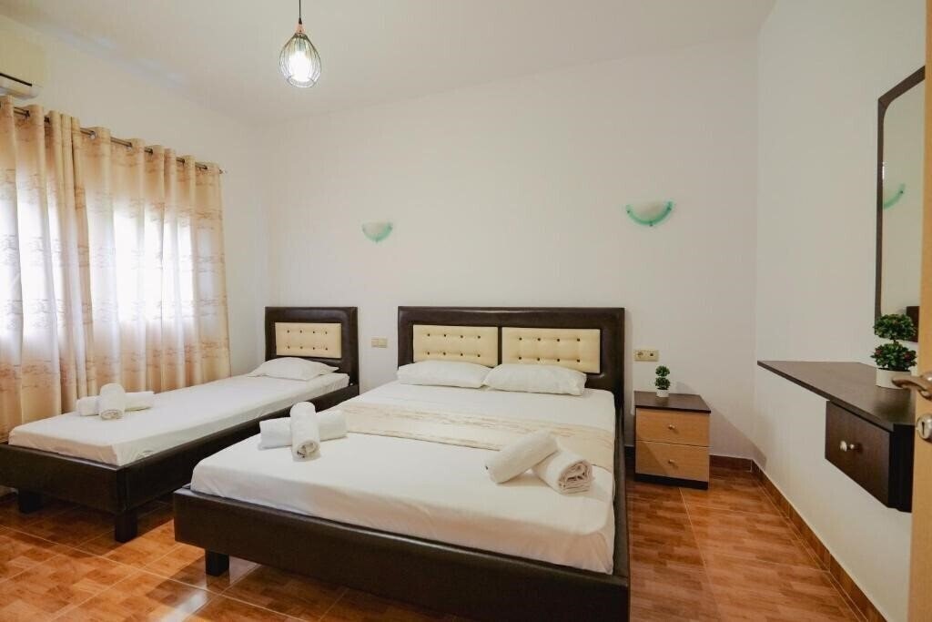 Eleana Apartments 3* суреті