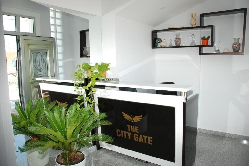 The City Gate Hotel 3* суреті