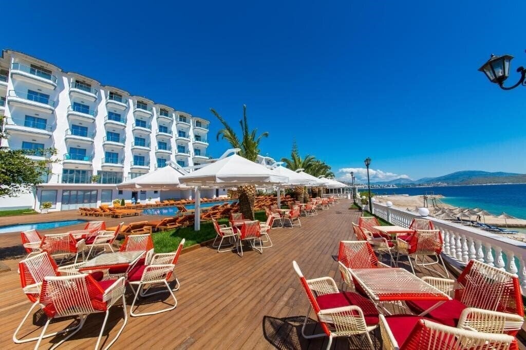 Saranda Palace 4* суреті