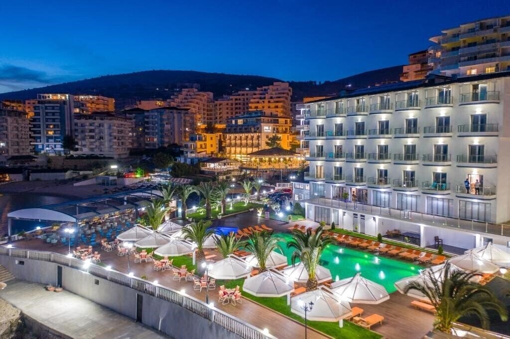 Saranda Palace 4* фотосуреті