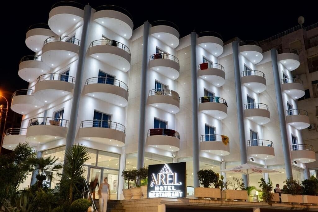 Arel Hotel (ex. Aler Hotel Saranda, Bora Bora) 4* суреті