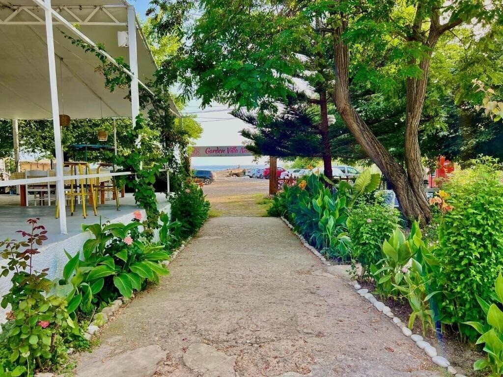 Garden Naza Villa 3* қонақ үйі