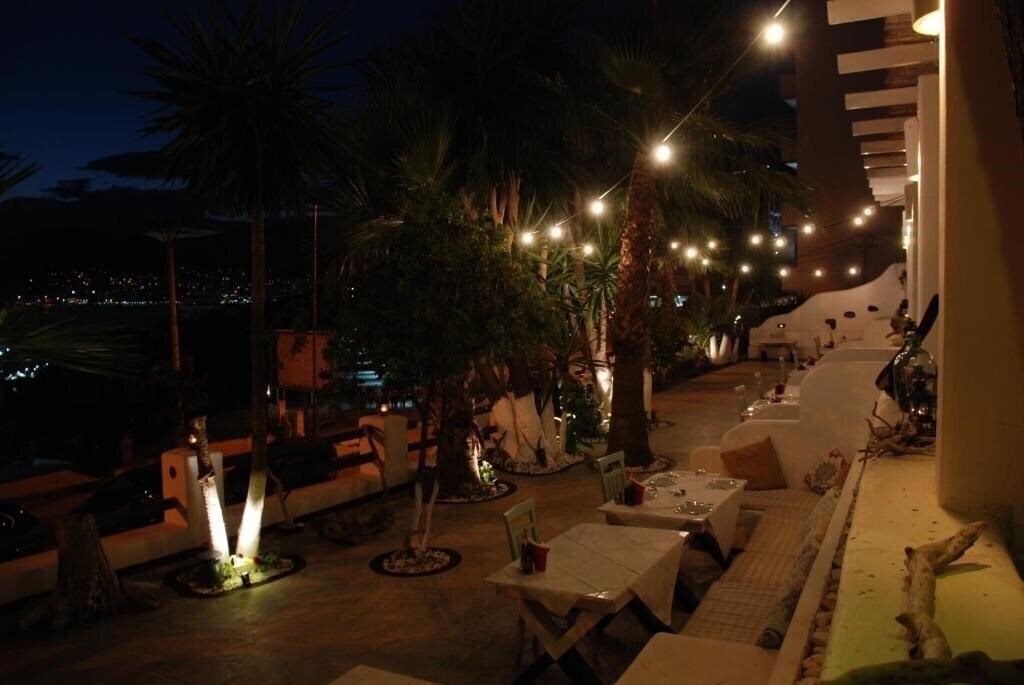Hotel Saranda 3* фотосуреті