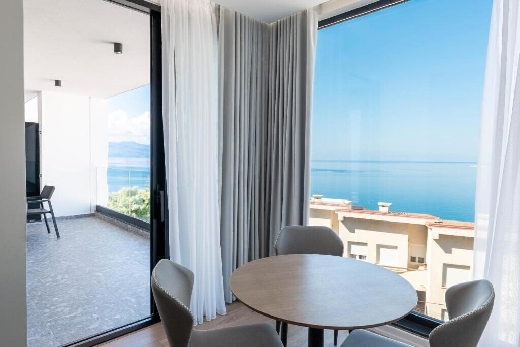 Boe Luxury Hotel 4* қонақ үйі