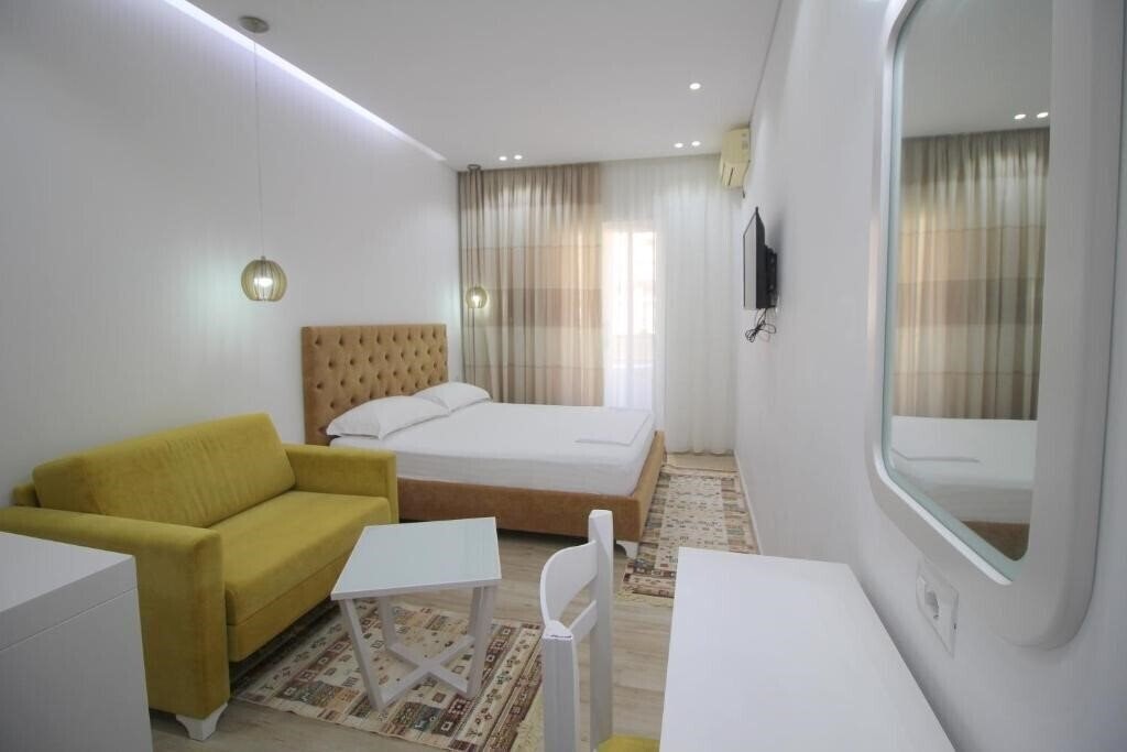 Отель Elena Hotel 3*