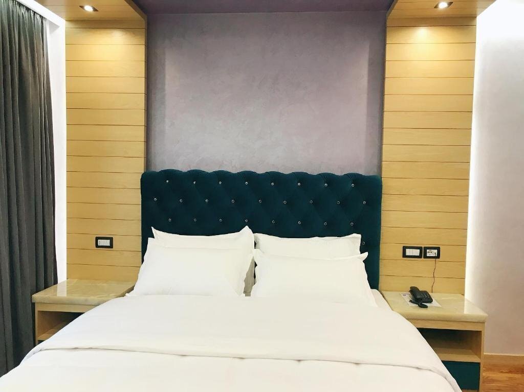 White Dream Hotel 4* суреті