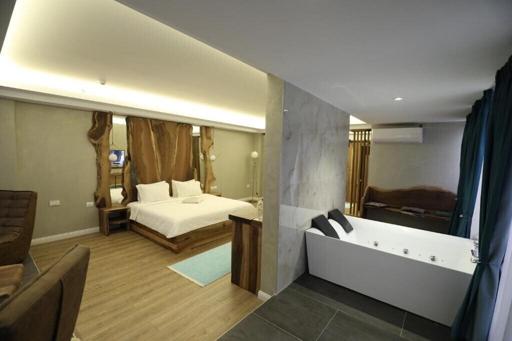 Фотография Hotel 1 Maji (ex. 1 May) 3*