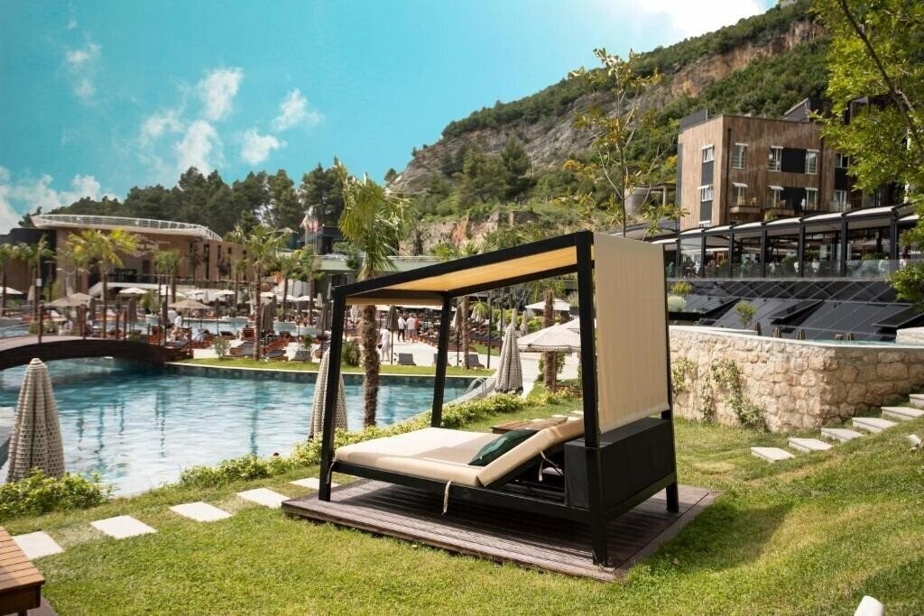 Select Hill Resort 5* суреті