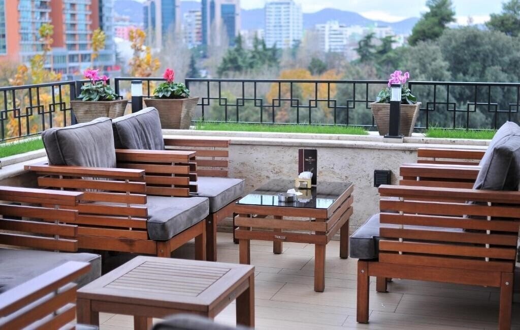 Monarc Hotel 4* суреті