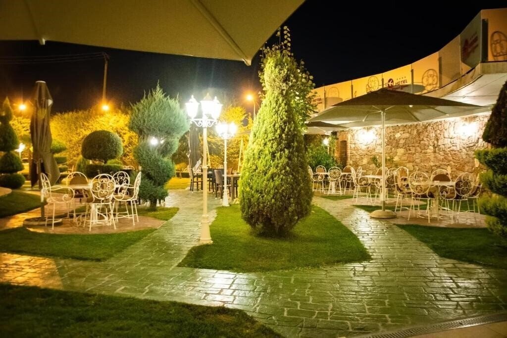 Hotel Airport Tirana 3* суреті