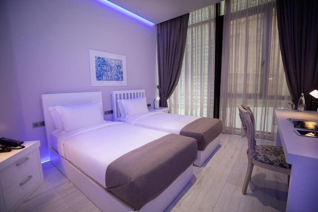Metro Hotel Tirana 4* суреті