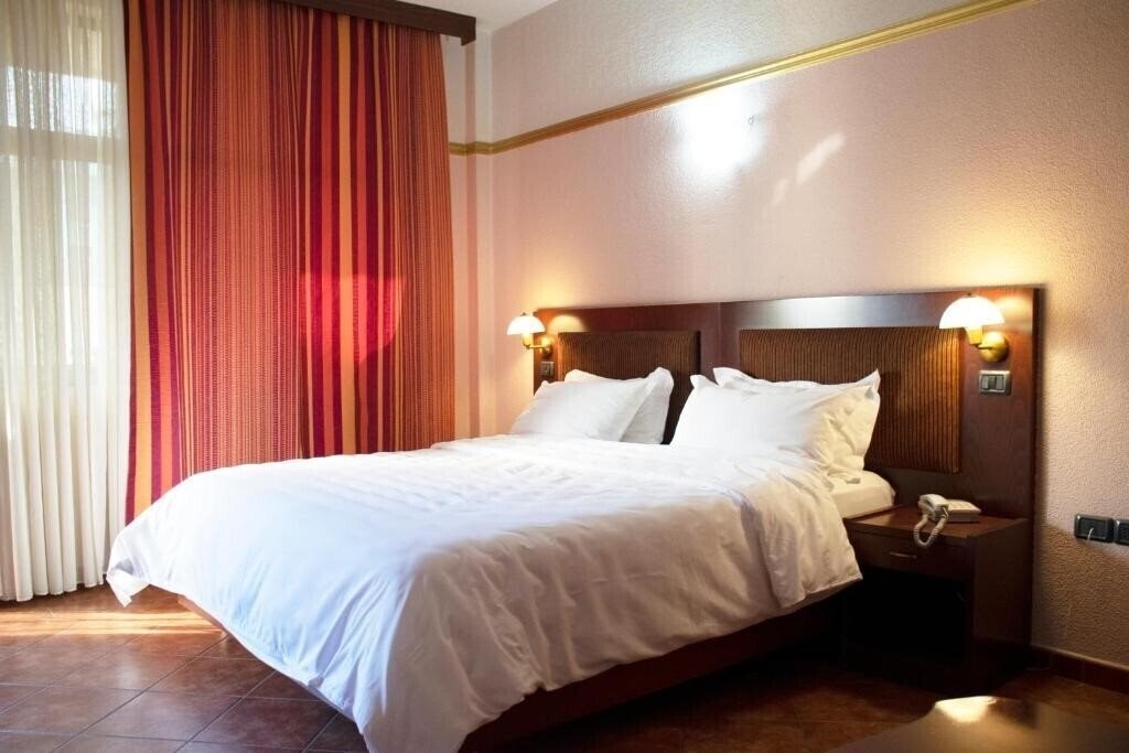 Отель Hotel Elysee Tirana 3*