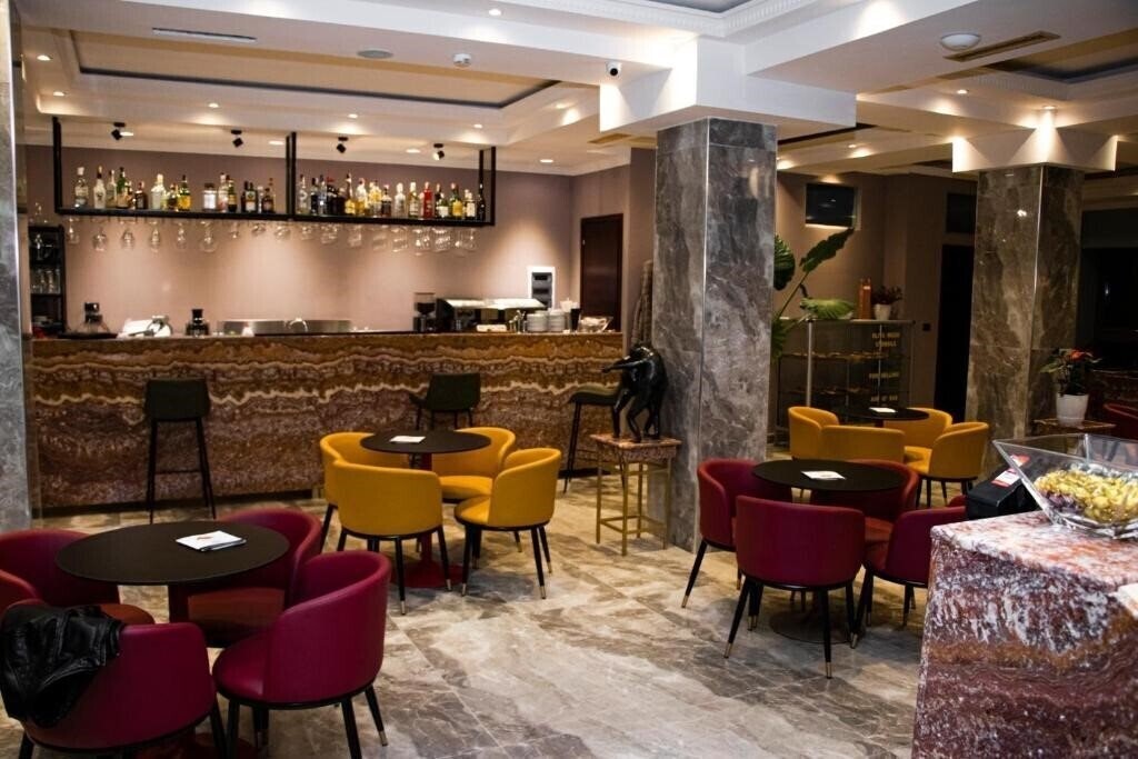 Фото Hotel Elysee Tirana 3*