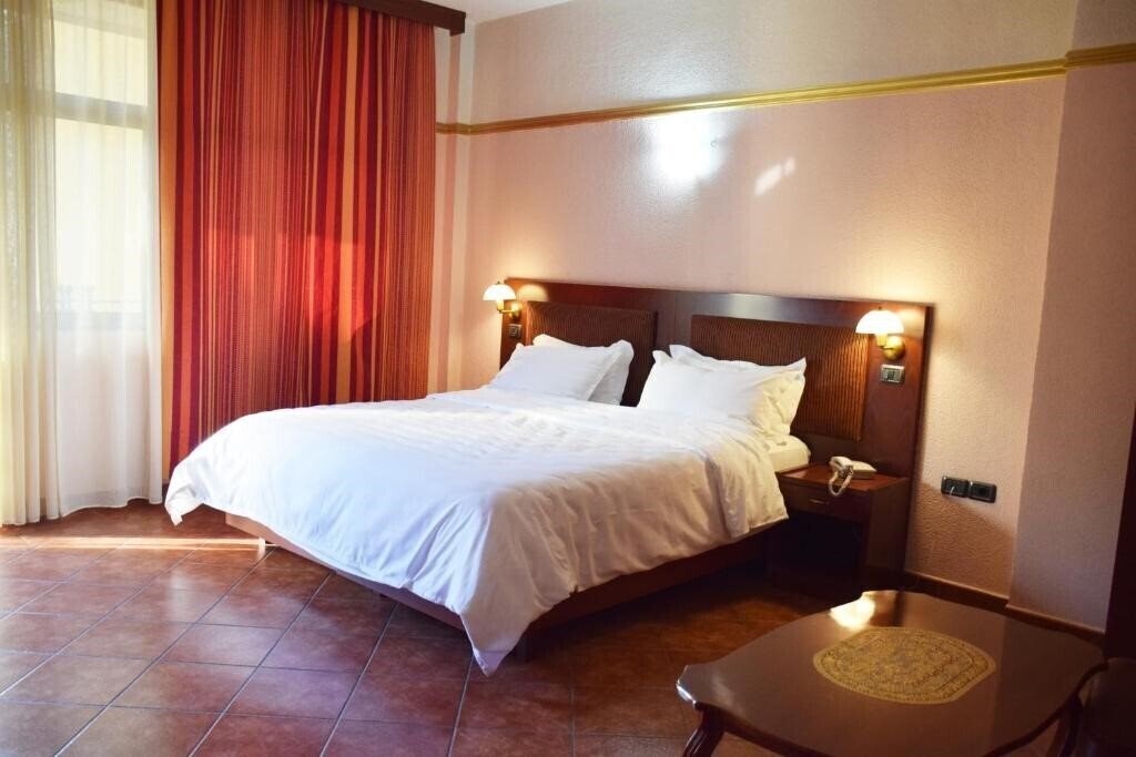 Фотография Hotel Elysee Tirana 3*