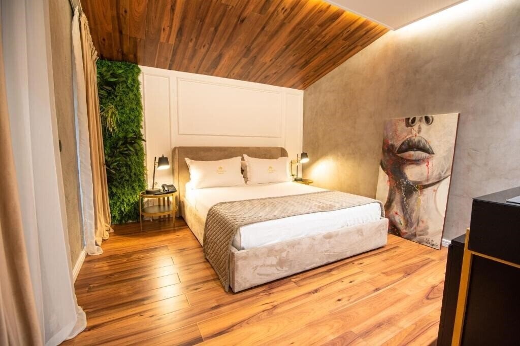 La Suite Boutique Hotel 4* қонақ үйі