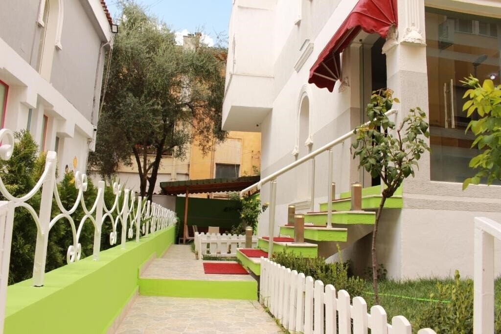 Theranda Hotel 4* қонақ үйі