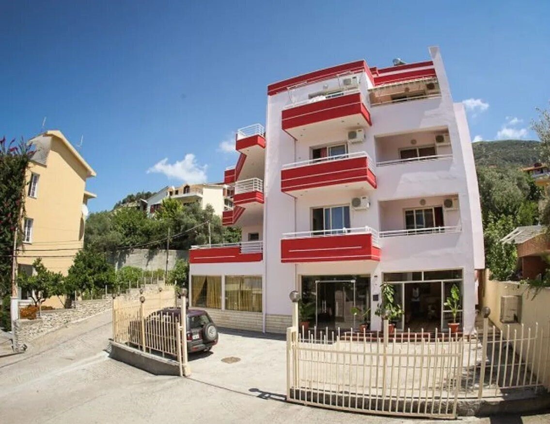 Отель Hotel Leon's (ex. Hotel Leon, Hotel Leons) 3*