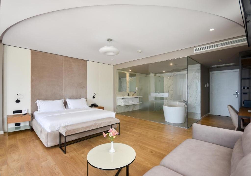 Yacht Hotel 4* суреті