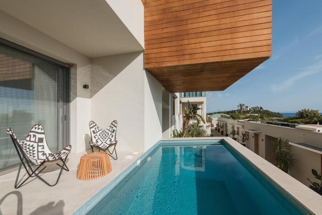 Folie Marine 4* фотосуреті