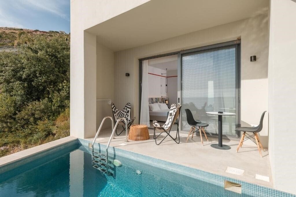 Folie Marine 4* суреті