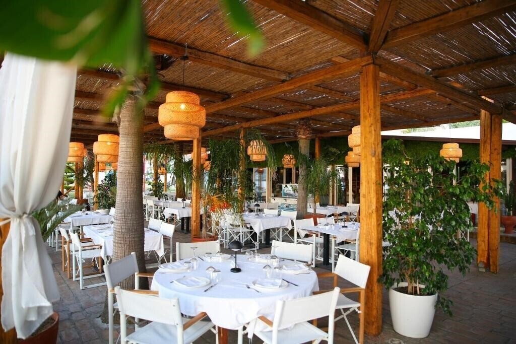 Картинка Oricon Coast Luxury Resort 5*