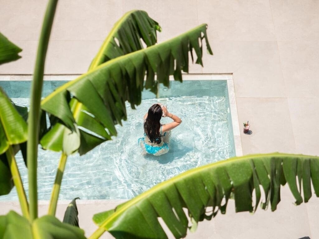 Nobus Hotel 4* суреті