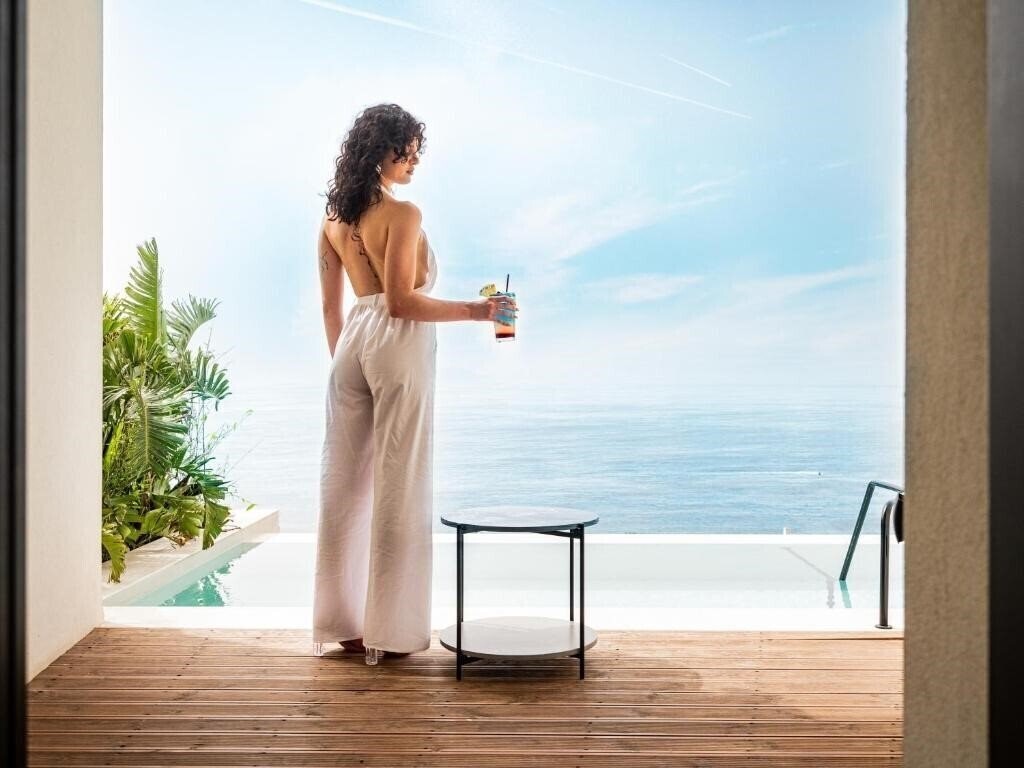 Nobus Hotel 4* суреті