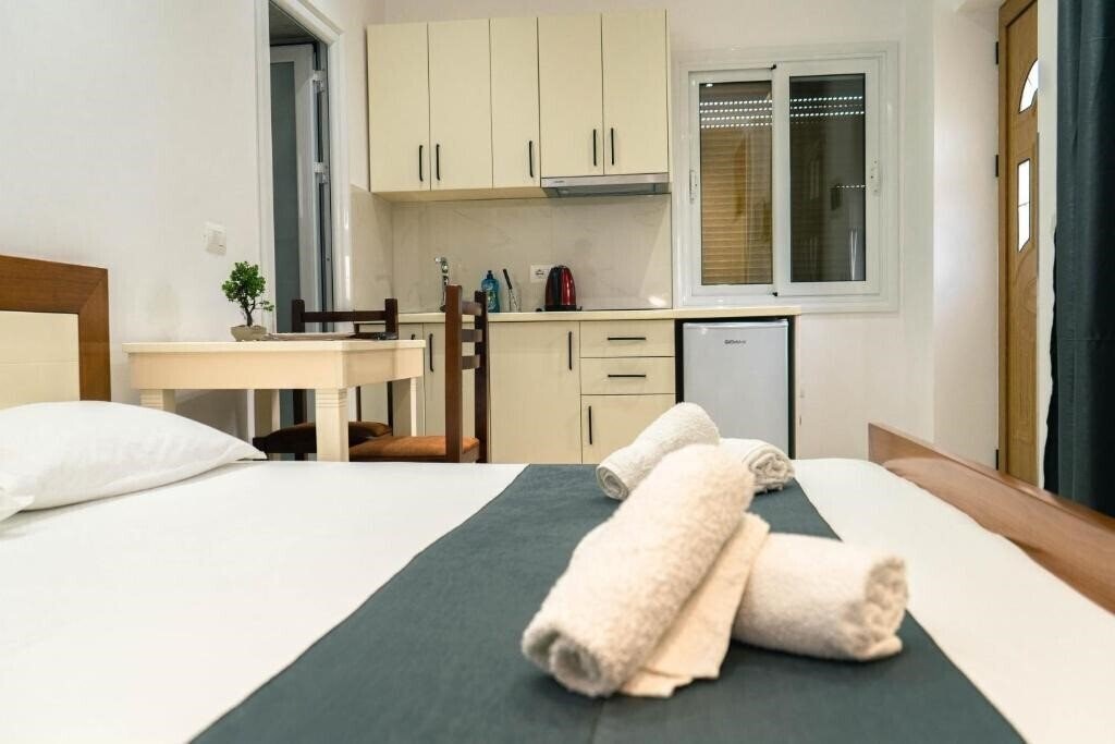 Фото Anxhelo Vila 3*