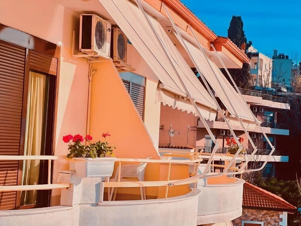 Hotel Lungomare Vlore (ex. Lungomare Hotel) 3* суреті