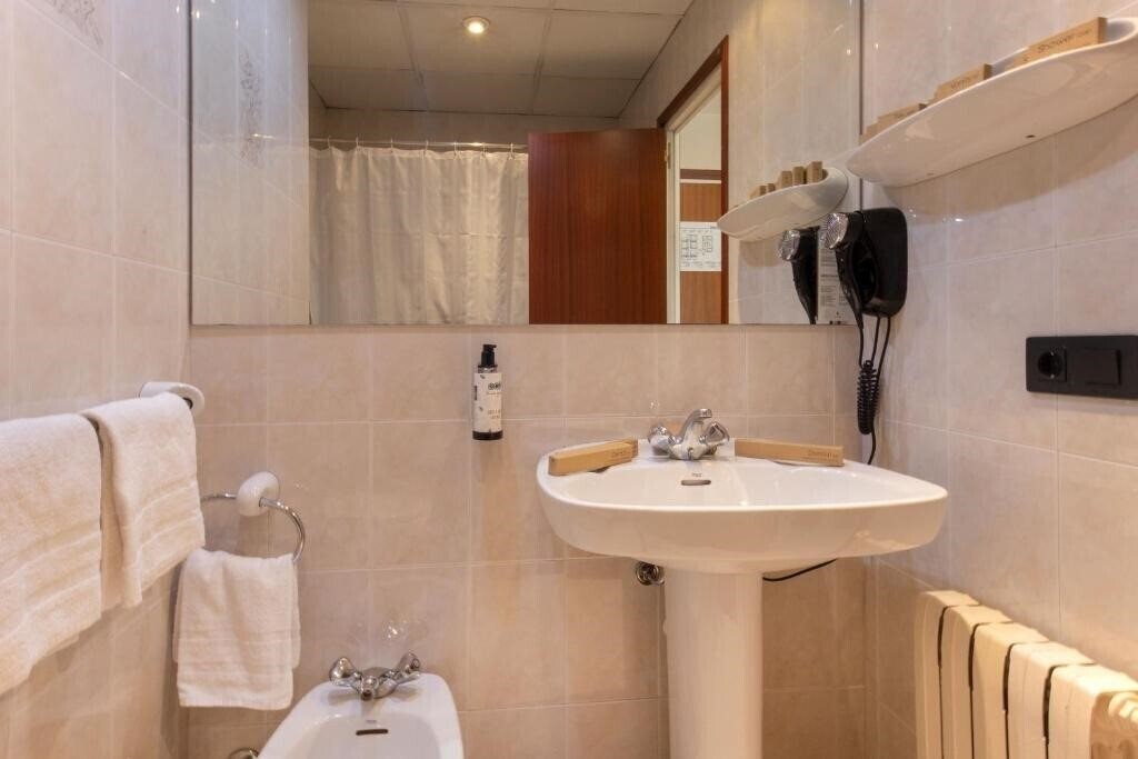 Фотография Encamp 3*