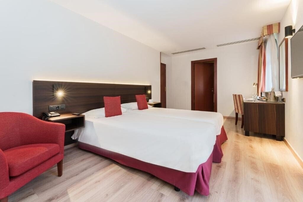 Фото Carlemany 4*