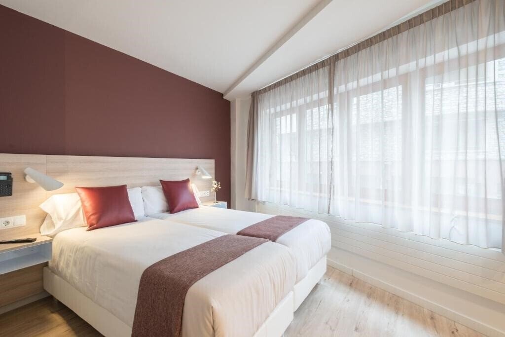 Cosmos 3* қонақ үйі