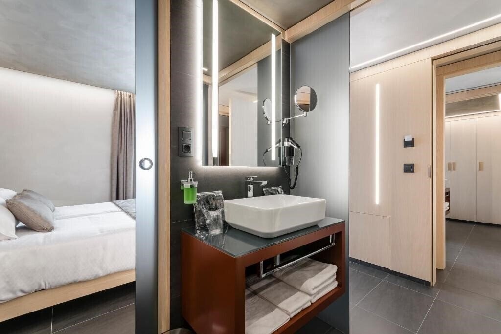 Картинка Metropolis 4*