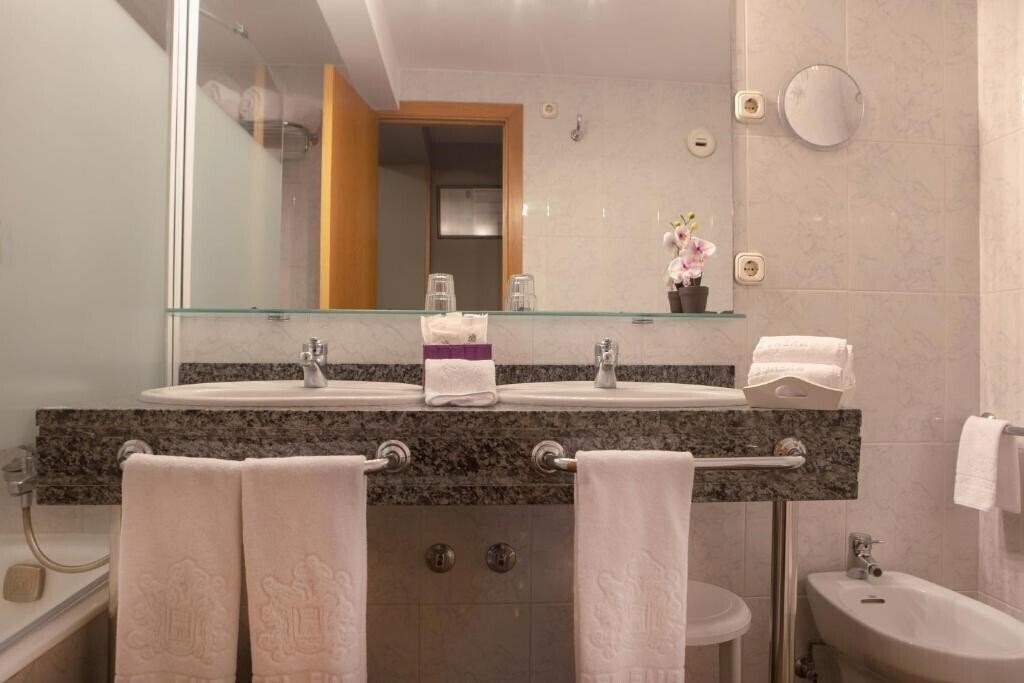 Eureka 4* суреті