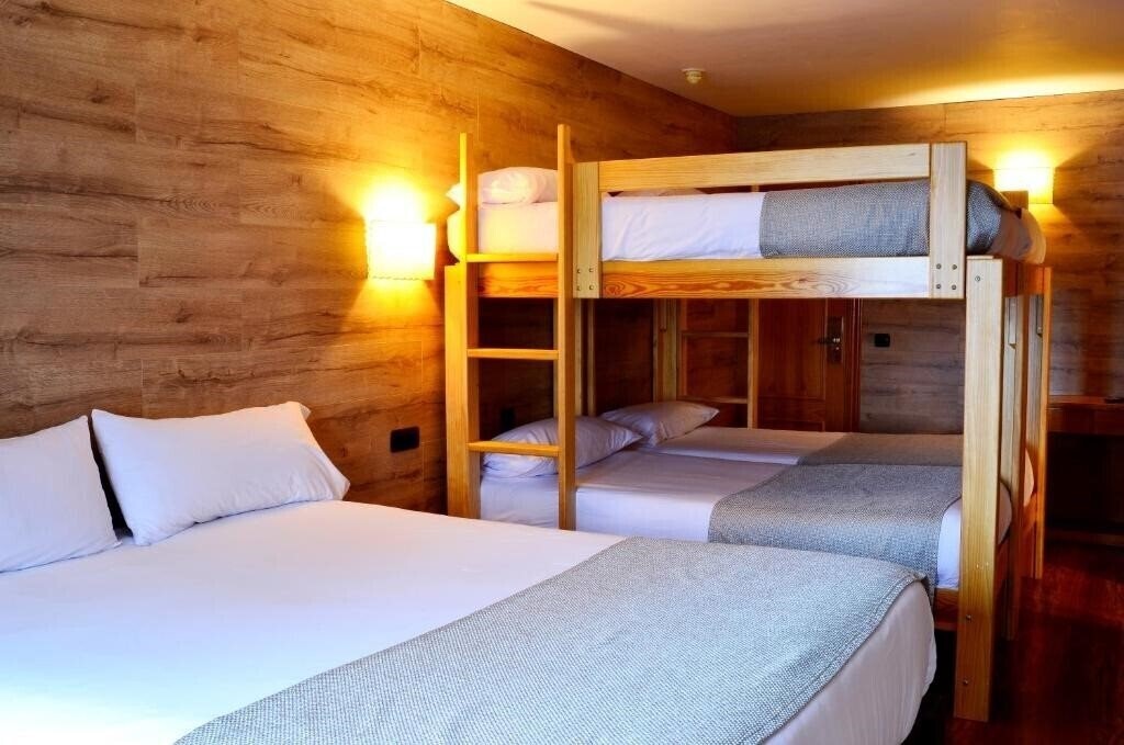 Cal Ruiz 3* суреті