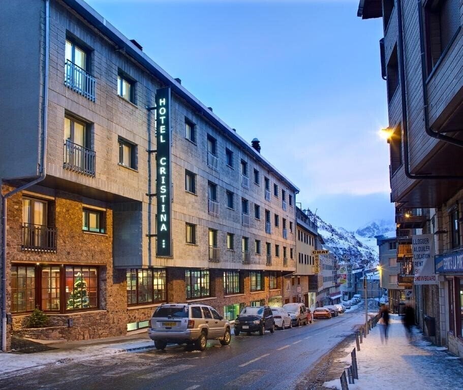 Отель Cristina 3*