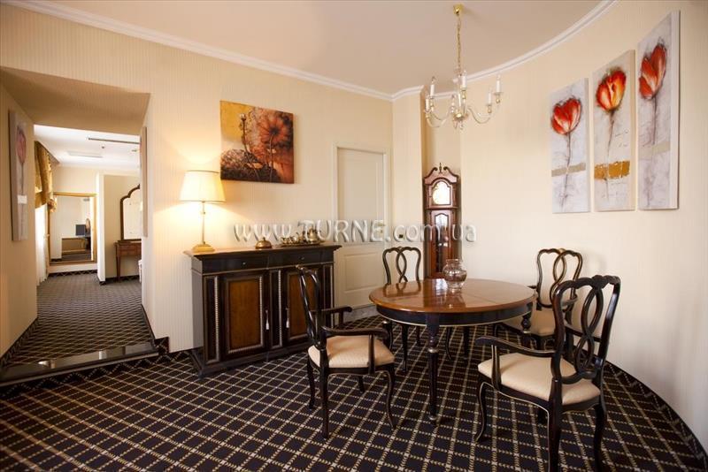 Golden Tulip Hotel Yerevan 5* суреті