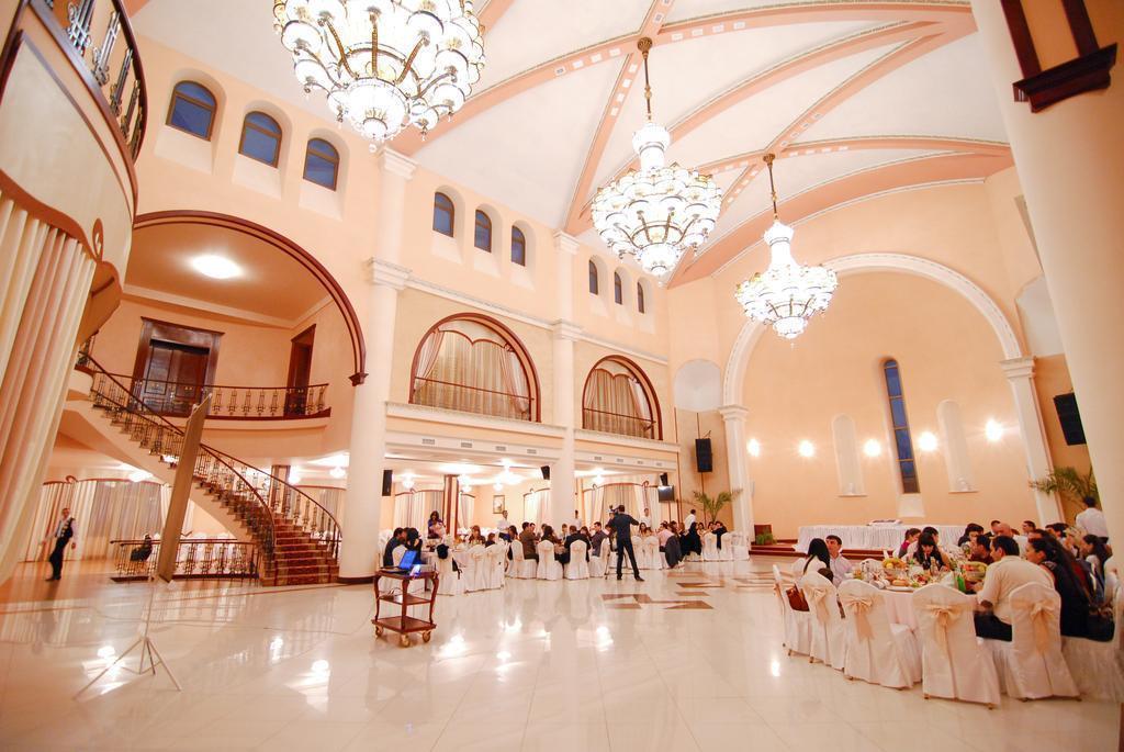 Latar Hotel Complex 5* фотосуреті