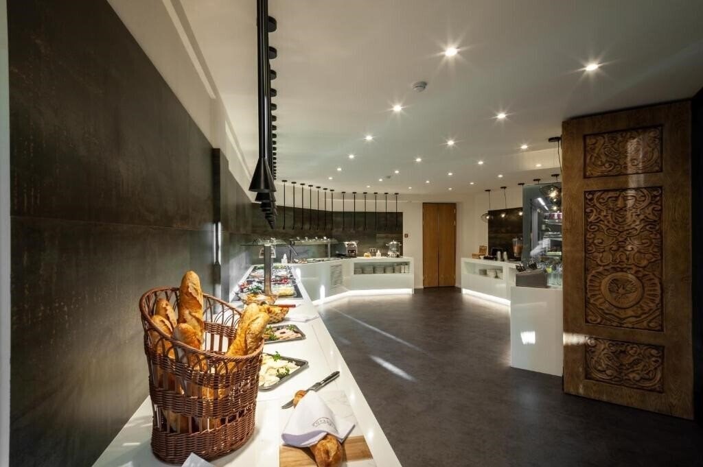 Изображение Historic Yerevan Hotel Tufenkian 4*