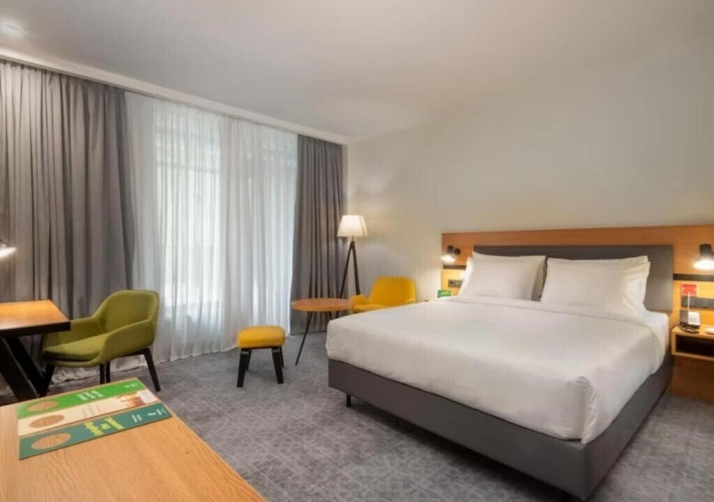 Фото Holiday Inn Republic Square 4*