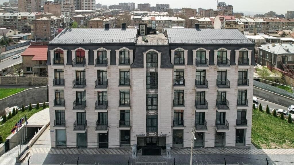 Отель Dynasty Hotel 4*