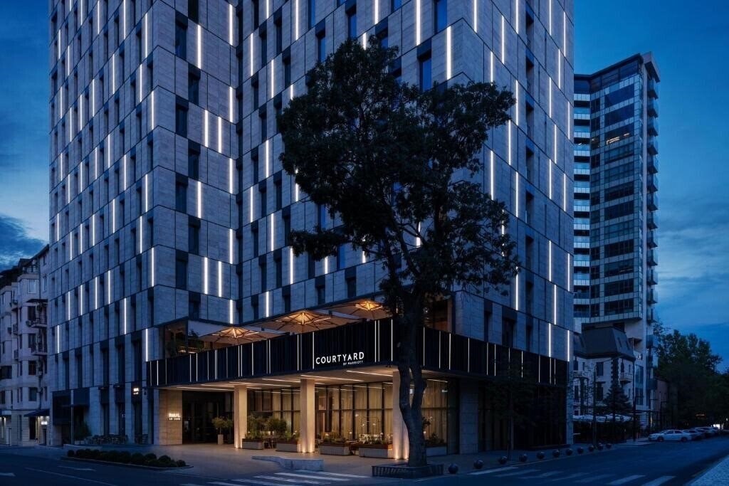 Отель Courtyard by Marriott Yerevan 4*