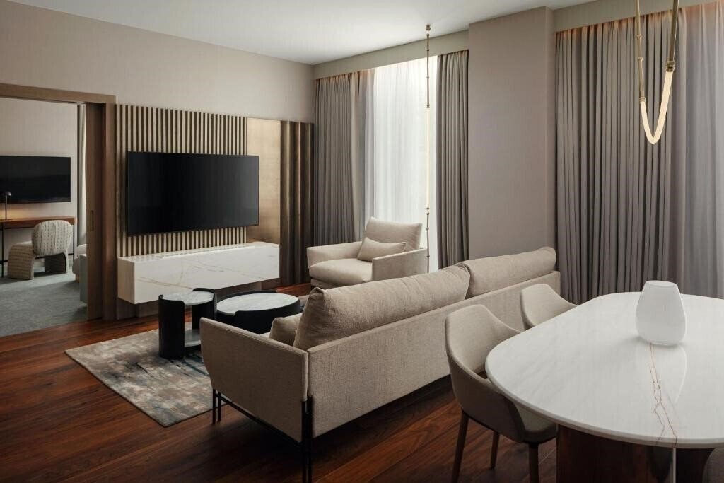 Картинка Courtyard by Marriott Yerevan 4*
