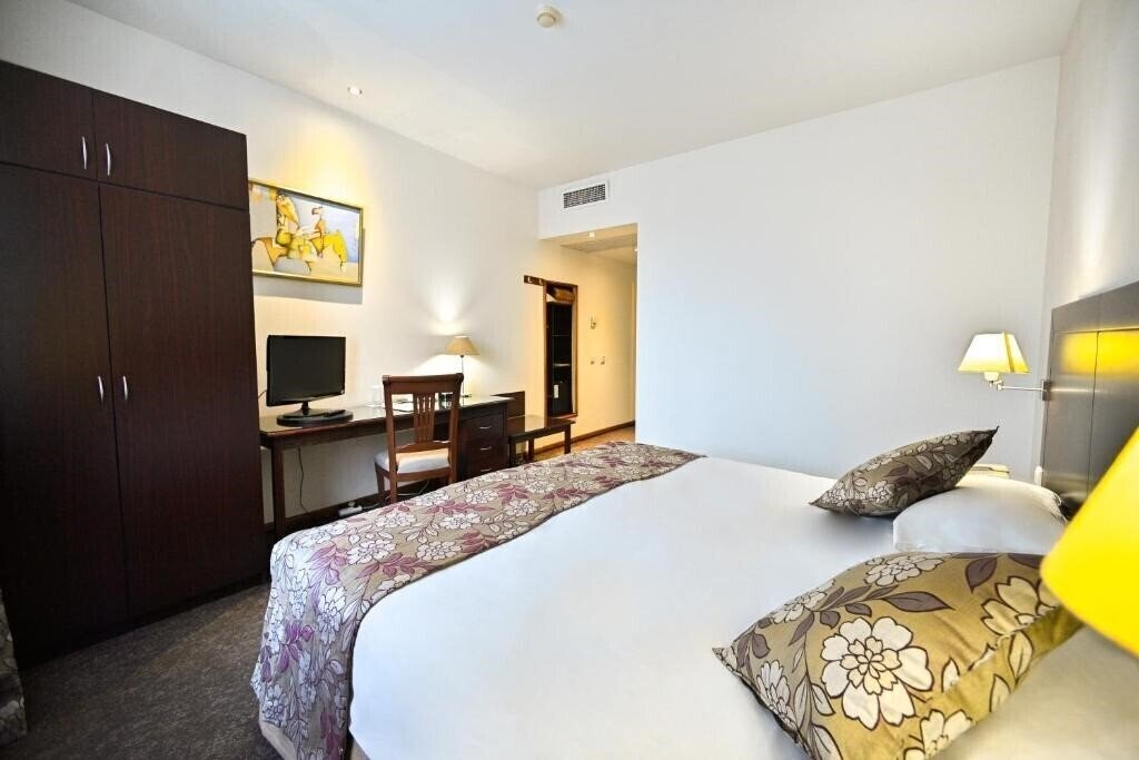 Europe Hotel 4* қонақ үйі