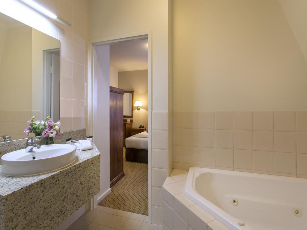 Картинка Hotel Grand Chancellor Adelaide On Currie 4*