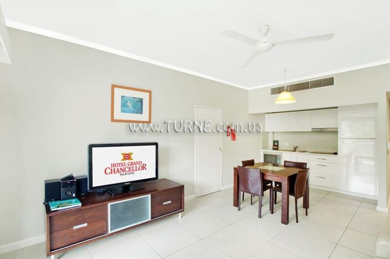 Фото Hotel Grand Chancellor Palm Cove 4*