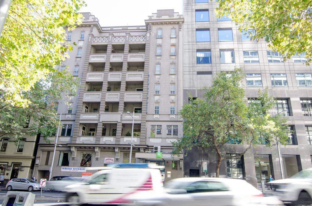 Отель Ibis Styles Kingsgate 3*