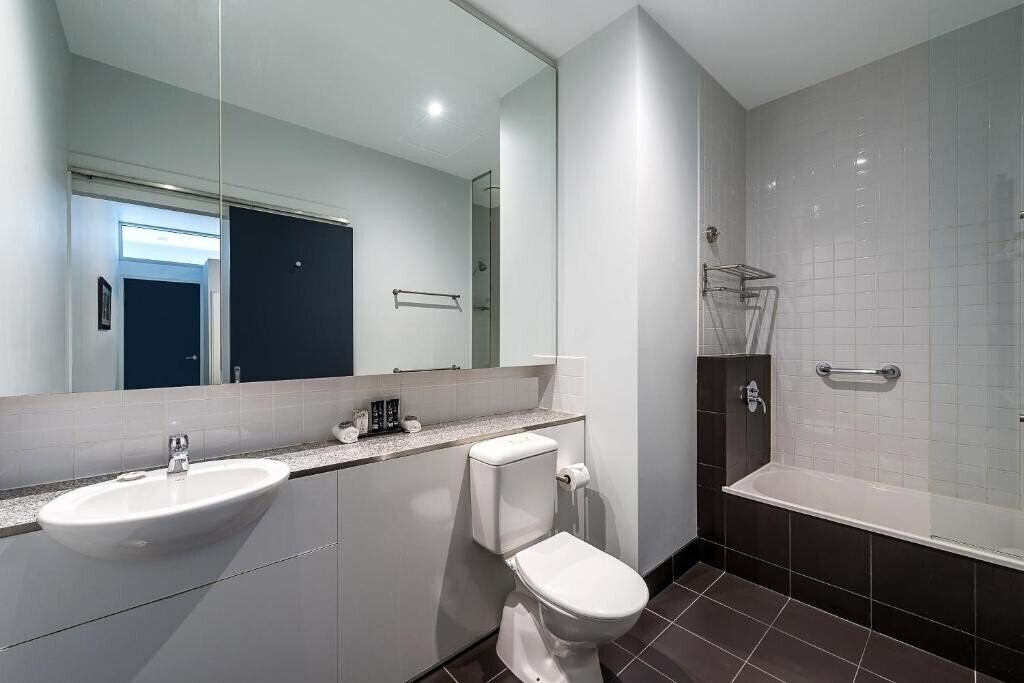 Mantra 100 Exhibition 4* фотосуреті